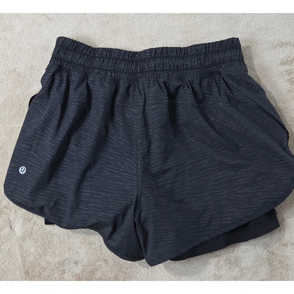 Lululemon peloton bootcamp Ready Shorts Womens 10 gray/black 8